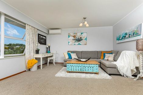 Photo of property in 2/6 Palawan Place, Torbay, Auckland, 0630