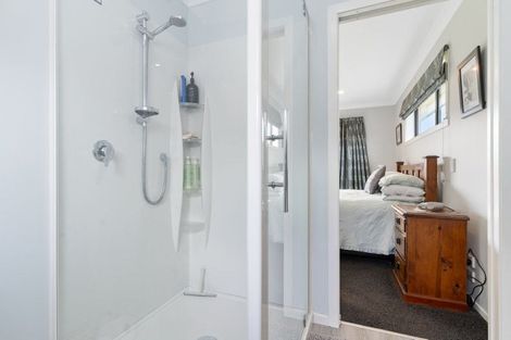 Photo of property in 10 Austin Reid Avenue, Carterton, 5713