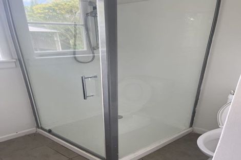 Photo of property in 5 Riverview Road, New Lynn, Auckland, 0600