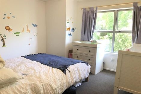 Photo of property in 24 Korotaha Terrace, Rothesay Bay, Auckland, 0630