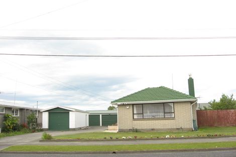 Photo of property in 16 Compton Street, Woolston, Christchurch, 8062