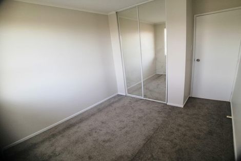Photo of property in 14 Lavery Place, Sunnynook, Auckland, 0632