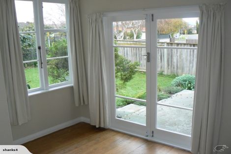 Photo of property in 16 Franklin Avenue, Hokowhitu, Palmerston North, 4410