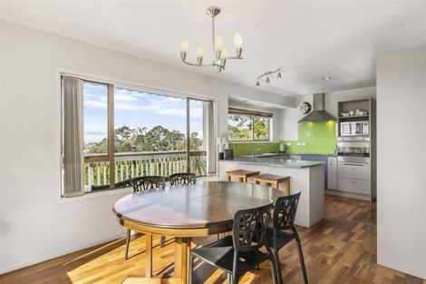 Photo of property in 603 Glenfield Road, Totara Vale, Auckland, 0629