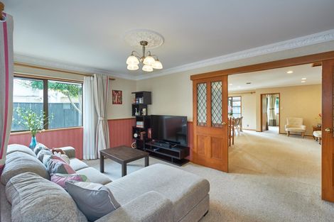 Photo of property in 8a Palm Avenue, Hokowhitu, Palmerston North, 4410