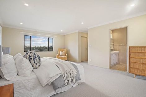 Photo of property in 21 Ridge Valley Drive, Browns Bay, Auckland, 0630