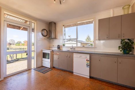 Photo of property in 6 Whenuahou Road, Takapau, Norsewood, 4974