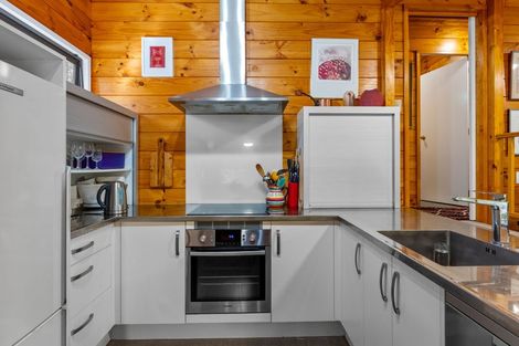 Photo of property in 89 Brick Bay Drive, Sandspit, Warkworth, 0982