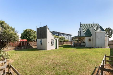 Photo of property in 98a Karewa Parade, Papamoa Beach, Papamoa, 3118