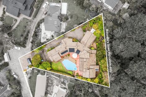 Photo of property in 106 Kowhai Road, Campbells Bay, Auckland, 0630