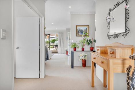 Photo of property in 16 Leafield Crescent, Henderson, Auckland, 0612