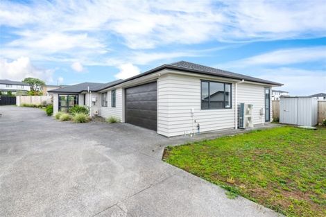 Photo of property in 116 Pohutukawa Parade, Riverhead, 0820