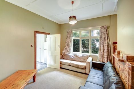 Photo of property in 107 Kaikorai Valley Road, Glenross, Dunedin, 9011