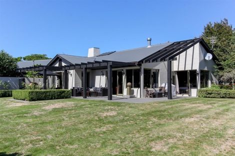 Photo of property in 30 Shelter Grove, Frankleigh Park, New Plymouth, 4310