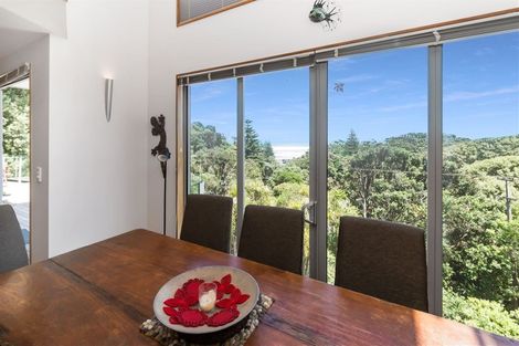 Photo of property in 10 Waitea Road, Muriwai, Waimauku, 0881