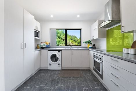 Photo of property in 24 Foundation Place, Glen Eden, Auckland, 0602