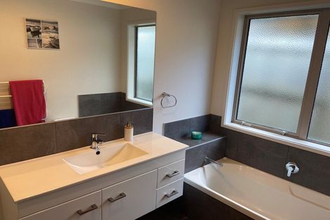 Photo of property in 31 Rochfort Crescent, Pyes Pa, Tauranga, 3112