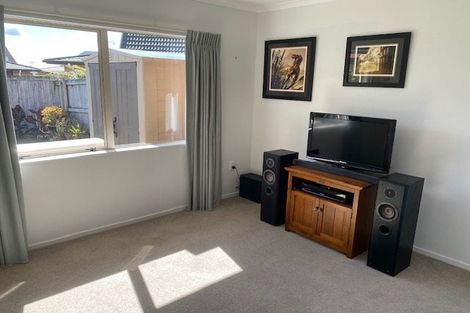 Photo of property in Rangeview Villas, 56/9 Fuller Close, Levin, 5510