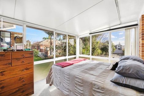 Photo of property in 32 Oakland Avenue, Papatoetoe, Auckland, 2025