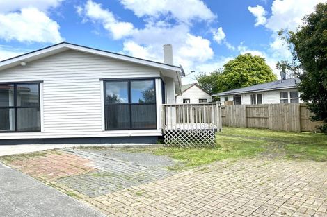 Photo of property in 123 Riverpark Crescent, Henderson, Auckland, 0610