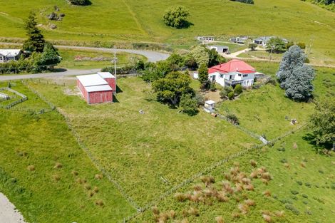 Photo of property in 2654 Pahiatua Pongaroa Road, Makuri, Pahiatua, 4989