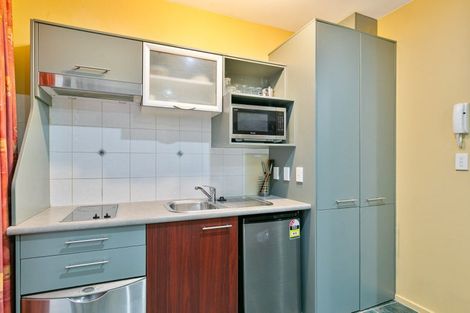 Photo of property in Atrium Towers, 1h/154 The Terrace, Wellington Central, Wellington, 6011