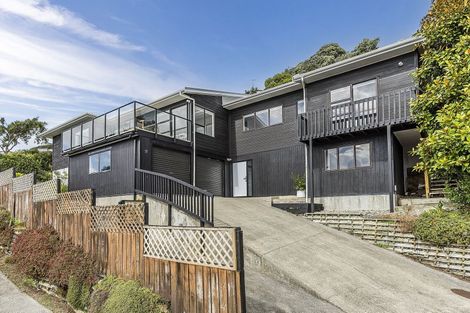 Photo of property in 16 Doon Grove, Papakowhai, Porirua, 5024