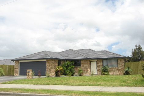 Photo of property in 15 Takatu Place, Takanini, 2112