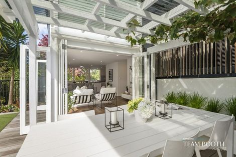 Photo of property in 2/22 Rangatira Road, Birkenhead, Auckland, 0626