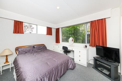 Photo of property in 1 Essex Place, Milson, Palmerston North, 4414