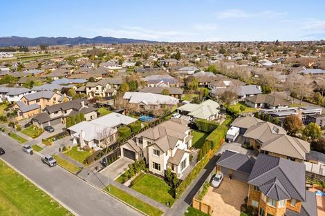 Photo of property in 68 Willowview Drive, Redwood, Christchurch, 8051