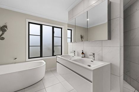 Photo of property in 136 Kopanga Road, Havelock North, 4130