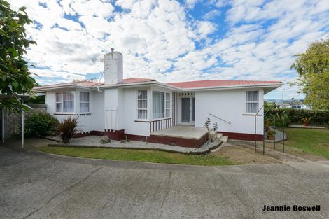 Photo of property in 8 Alexander Street, Awapuni, Palmerston North, 4412