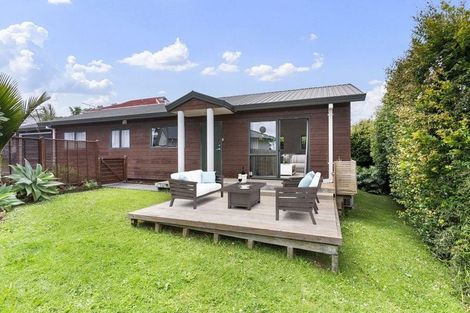 Photo of property in 330b East Coast Road, Sunnynook, Auckland, 0632