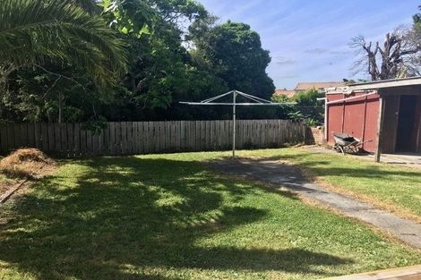 Photo of property in 135 Sunnynook Road, Forrest Hill, Auckland, 0620