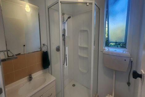 Photo of property in 175 Beach Haven Road, Beach Haven, Auckland, 0626