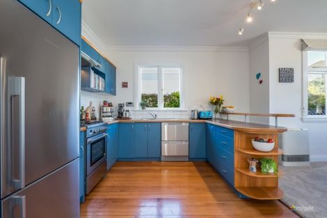 Photo of property in 38 Saint Ronans Avenue, Waterloo, Lower Hutt, 5011