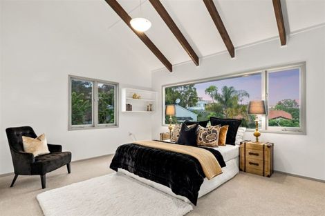 Photo of property in 70 Heathcote Road, Castor Bay, Auckland, 0620