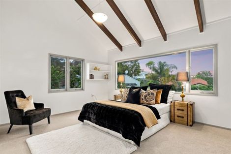 Photo of property in 70 Heathcote Road, Castor Bay, Auckland, 0620