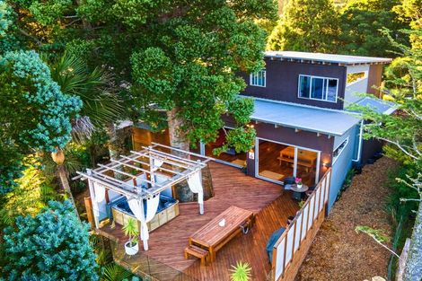 Photo of property in 56 Hollywood Avenue, Titirangi, Auckland, 0604