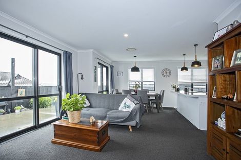 Photo of property in 14 Ridge Drive, Omokoroa, 3114