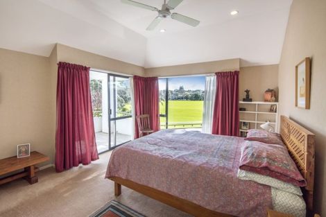 Photo of property in 2/72 Wairoa Road, Narrow Neck, Auckland, 0624