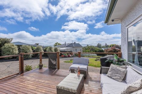 Photo of property in 20 Domain Road, Waipawa, 4210