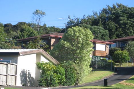 Photo of property in 1/12 Greenvalley Rise, Glenfield, Auckland, 0629