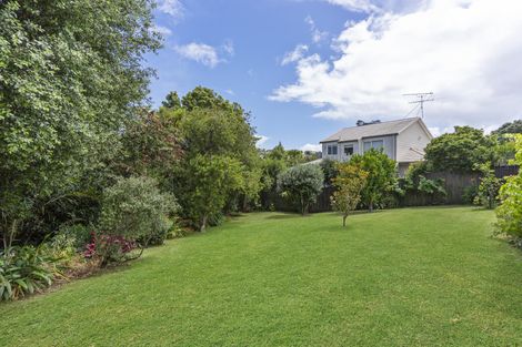 Photo of property in 15 Pinewood Grove, Botany Downs, Auckland, 2010