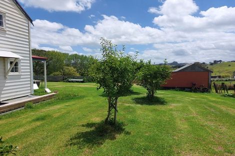 Photo of property in 54 Whakapirau Road, Maungaturoto, 0583