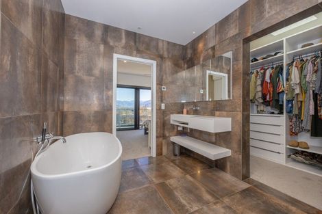 Photo of property in 2 Kotare Drive, Wanaka, 9305