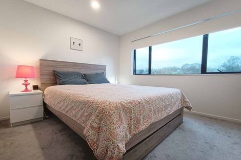 Photo of property in 136a Tiriwa Drive, Massey, Auckland, 0614