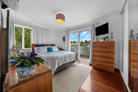 Photo of property in 43 Waimumu Road, Massey, Auckland, 0614