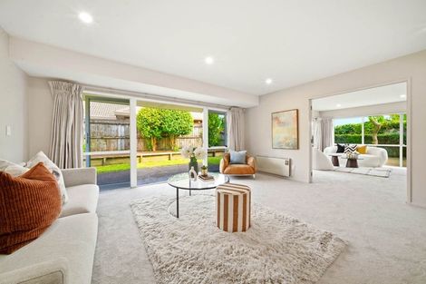 Photo of property in 22 Suncrest Drive, West Harbour, Auckland, 0618
